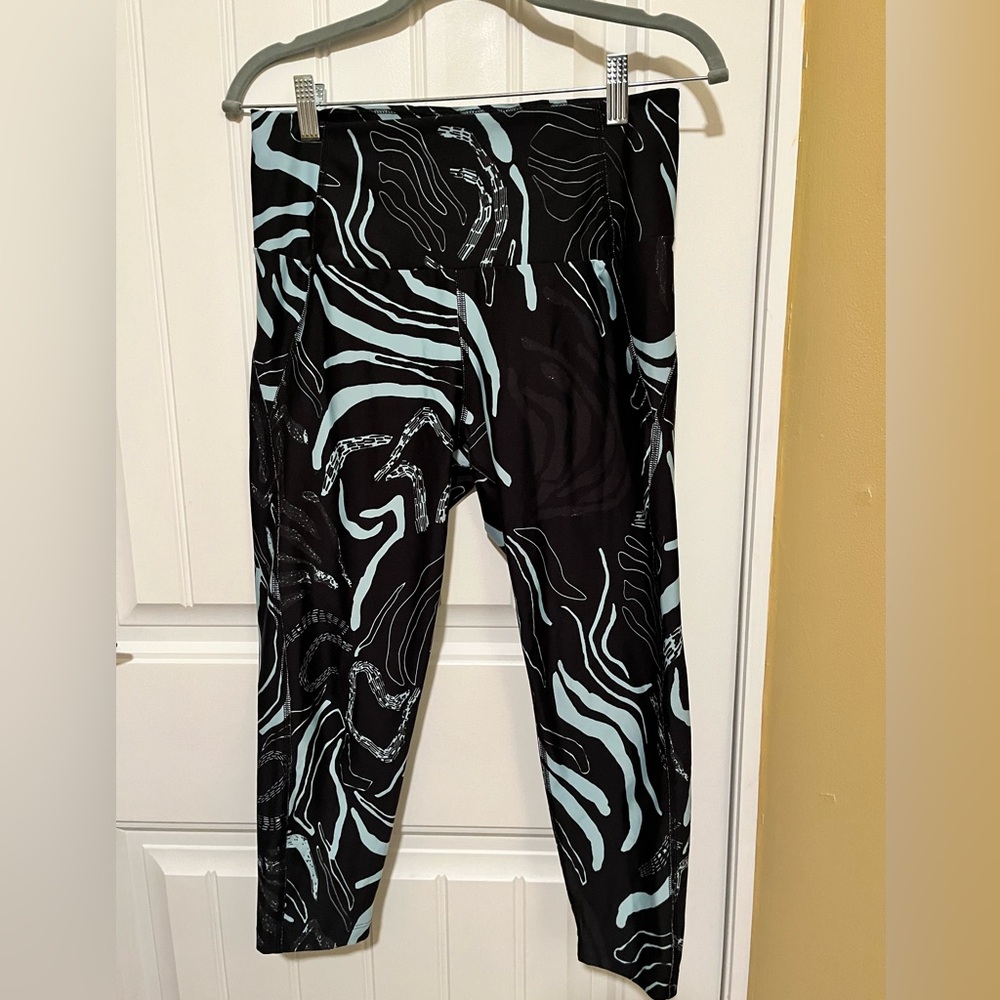 Maaji patterned capris